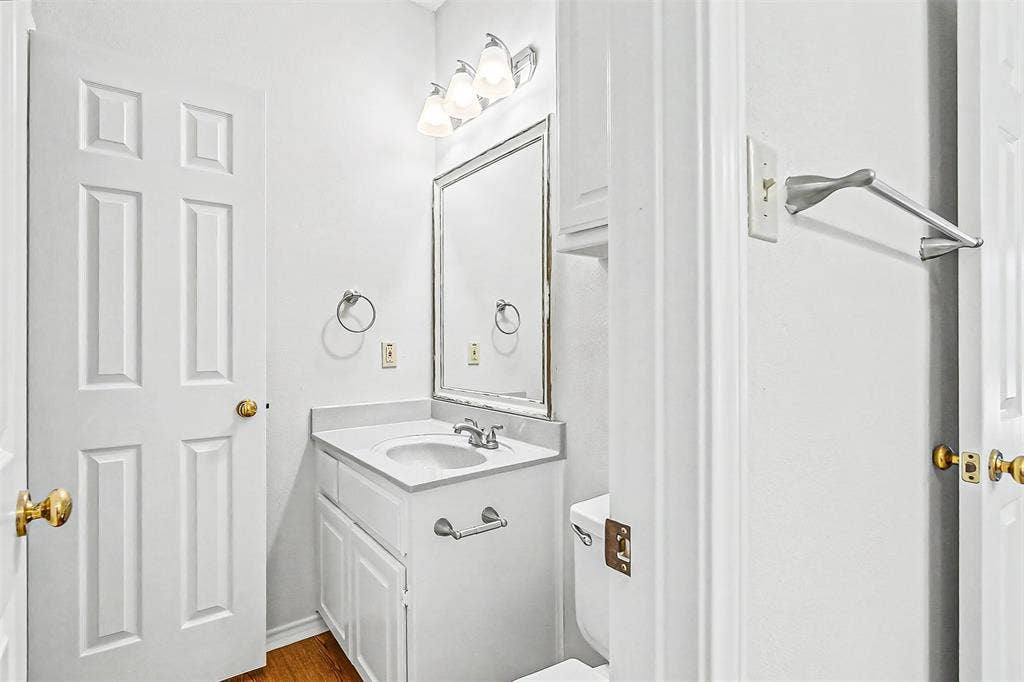 2880 Inniswood Circle, Arlington, TX 76015 2880 Inniswood Circle, Arlington, TX 76015