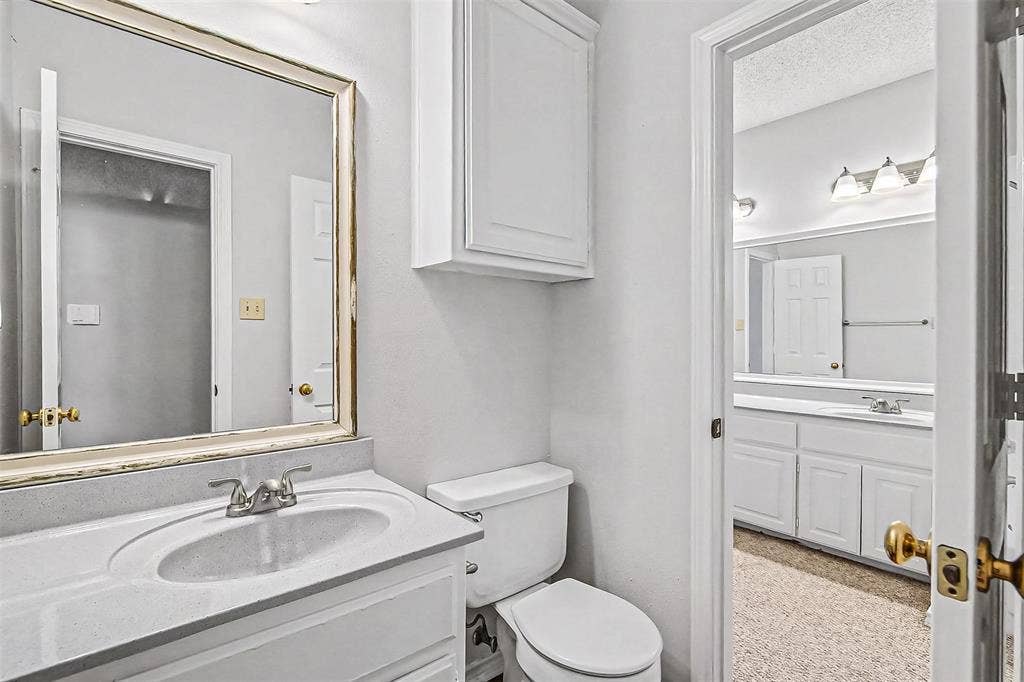 2880 Inniswood Circle, Arlington, TX 76015 2880 Inniswood Circle, Arlington, TX 76015