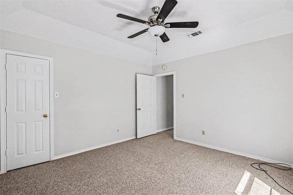2880 Inniswood Circle, Arlington, TX 76015 2880 Inniswood Circle, Arlington, TX 76015