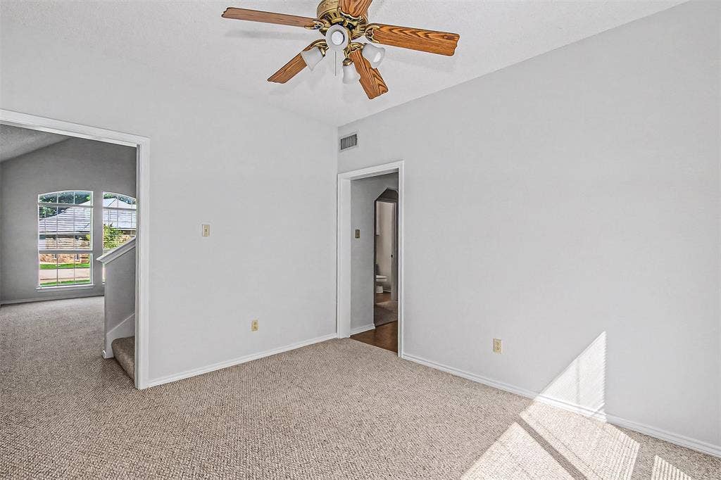 2880 Inniswood Circle, Arlington, TX 76015 2880 Inniswood Circle, Arlington, TX 76015