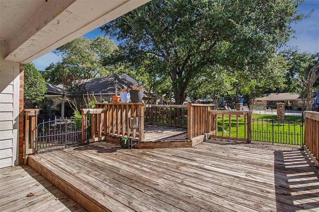 2880 Inniswood Circle, Arlington, TX 76015 2880 Inniswood Circle, Arlington, TX 76015