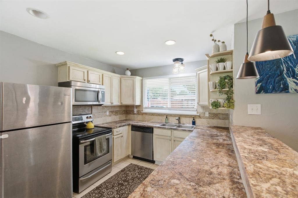 2008 Addington Street, Irving, TX 75062 2008 Addington Street, Irving, TX 75062