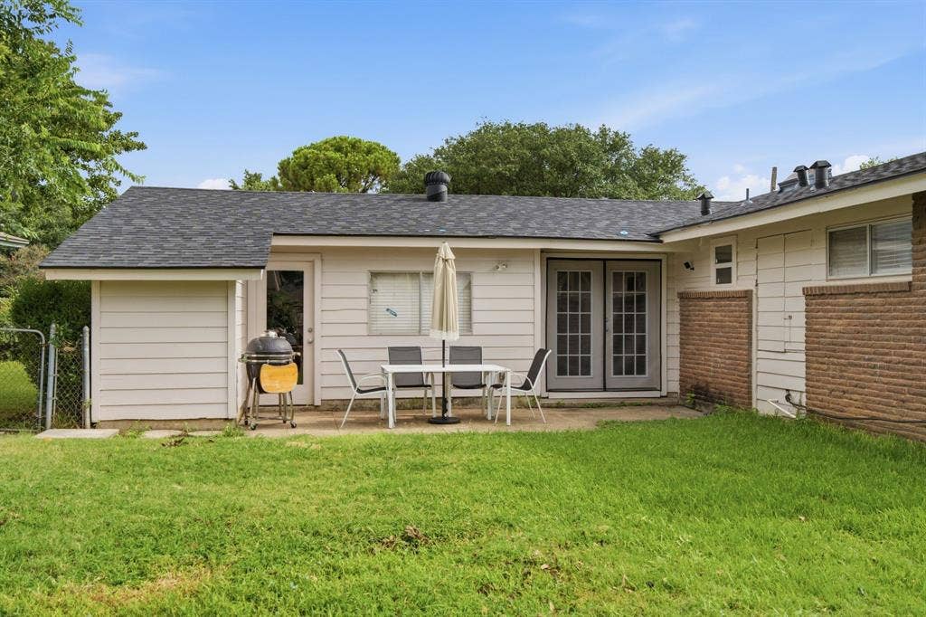 2008 Addington Street, Irving, TX 75062 plenty of space for lawn games, bbqs, so many possibilities