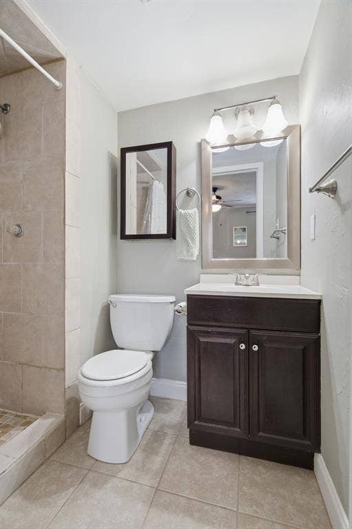 2008 Addington Street, Irving, TX 75062 primary bathroom