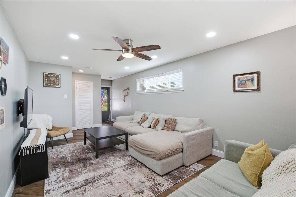 2008 Addington Street, Irving, TX 75062 2008 Addington Street, Irving, TX 75062