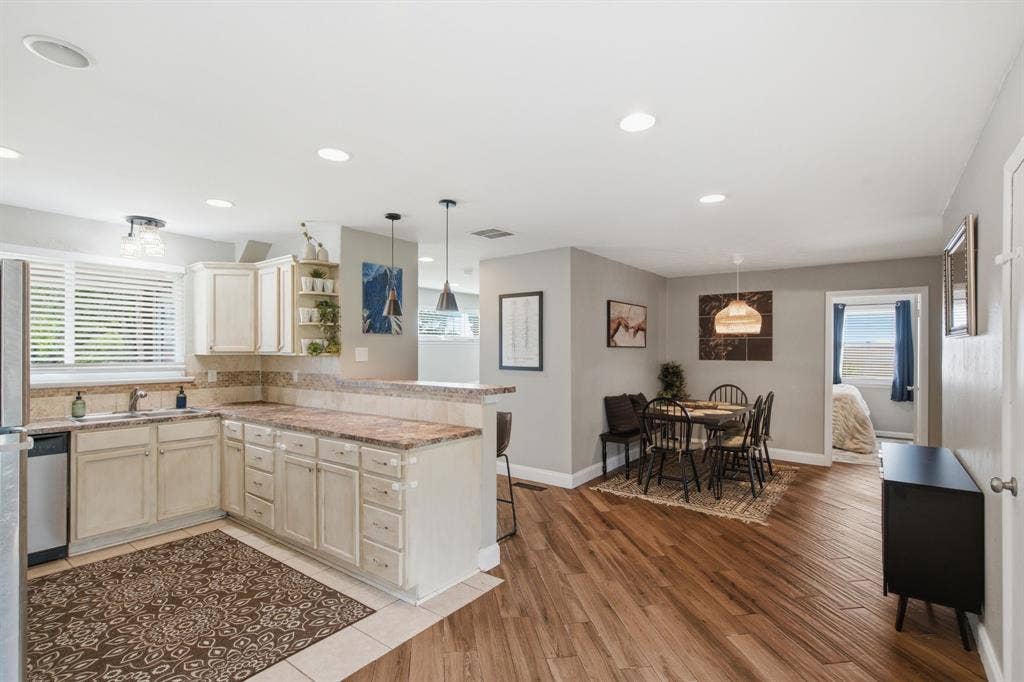 2008 Addington Street, Irving, TX 75062 Great floorpan for entertaining!