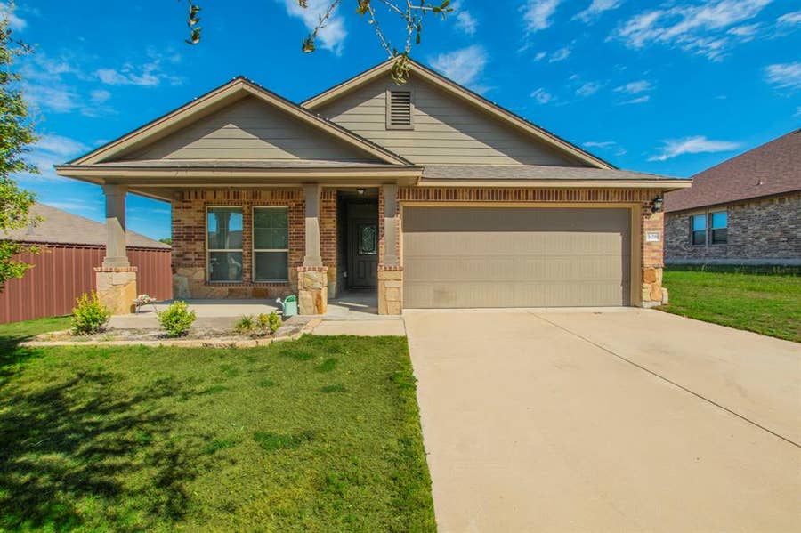 Property photo for 308 Chrislyn Street, Troy, TX