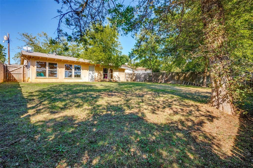 1316 Saturn Drive, Cedar Hill, TX 75104