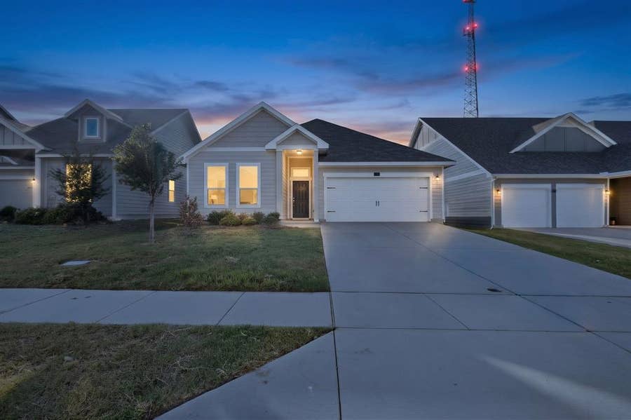 Property photo for 1613 Abbottsford Avenue, Providence Village, TX