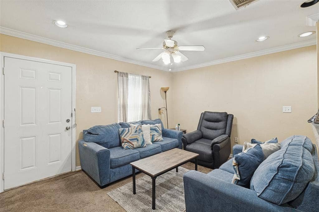 4528 Yancy Street, Dallas, TX 75216