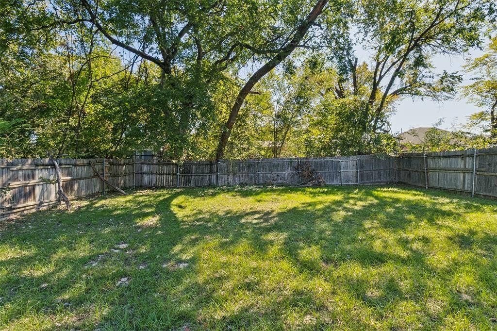 4528 Yancy Street, Dallas, TX 75216