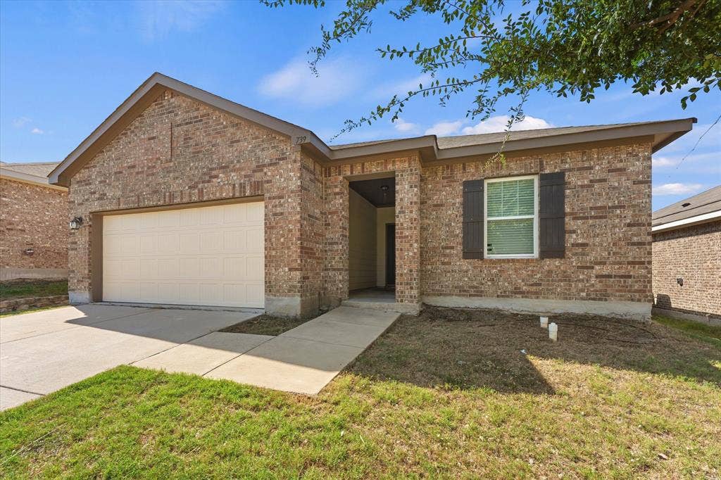 739 Wellington Drive, Lavon, TX 75166