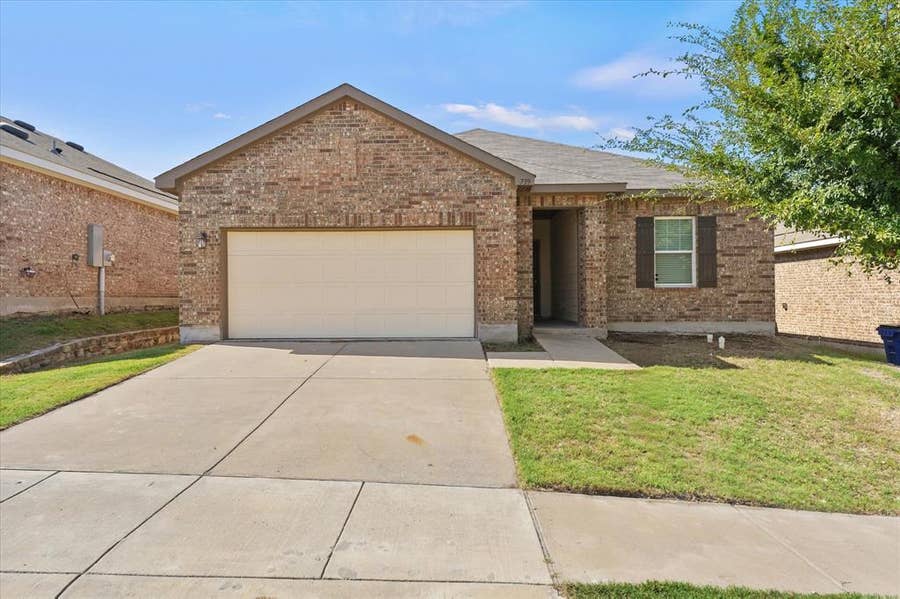 Property photo for 739 Wellington Drive, Lavon, TX