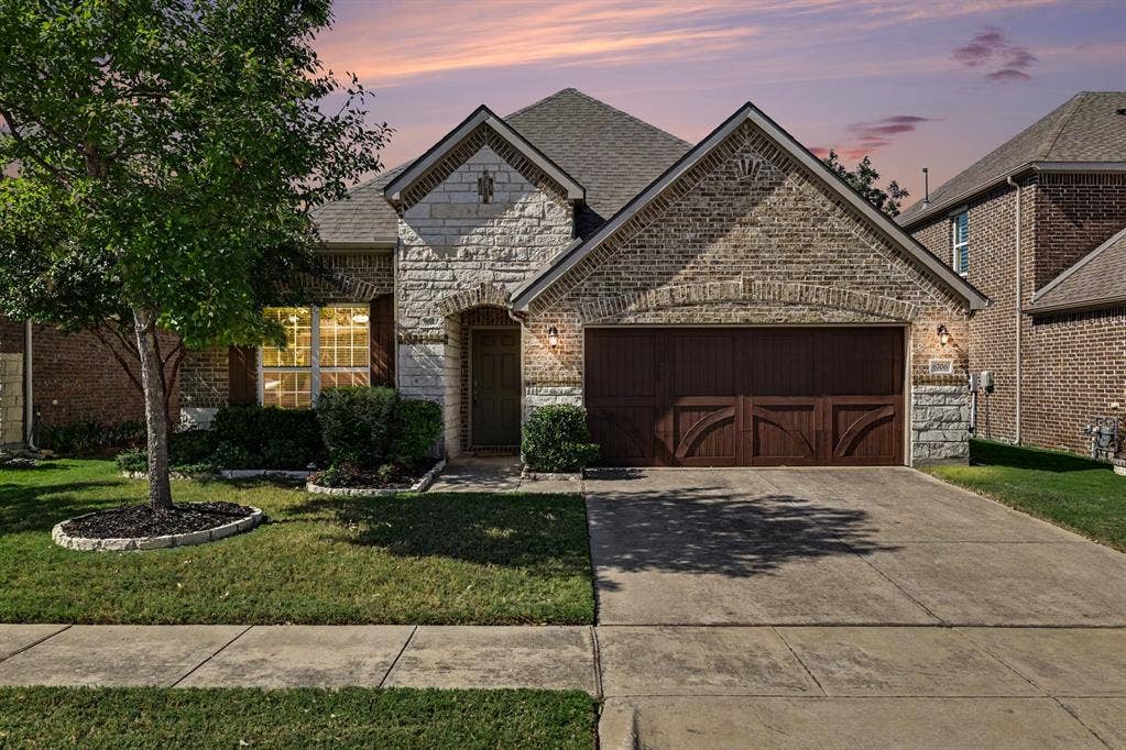 6706 Rutledge Court, Garland, TX 75044 This home has all you need! Come on home!