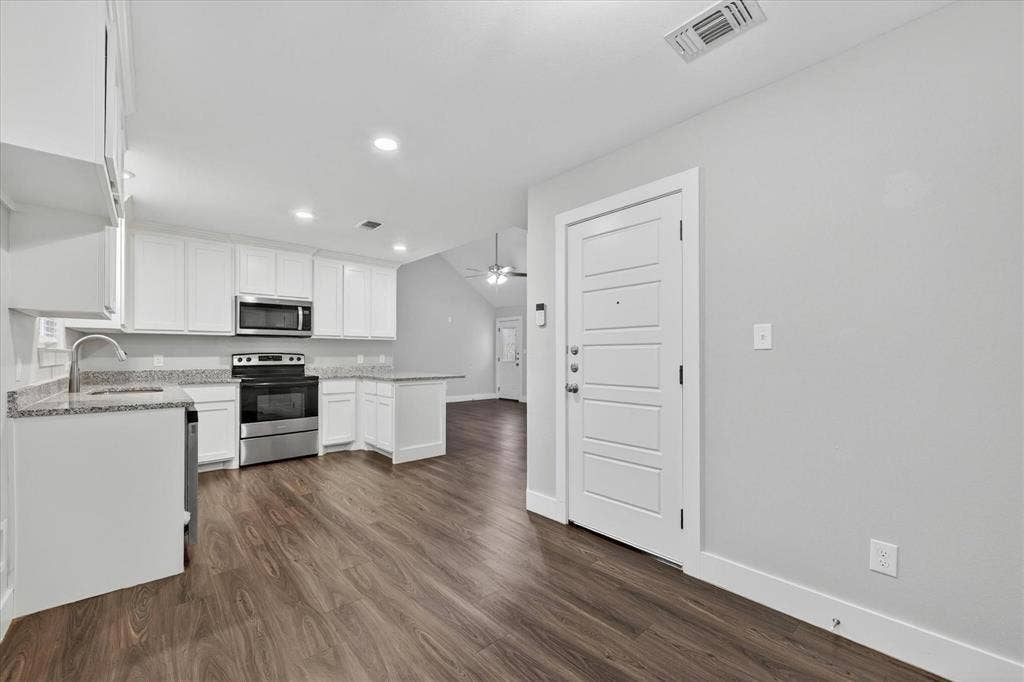 1032 Ray Drive, Denison, TX 75020 1032 Ray Drive, Denison, TX 75020