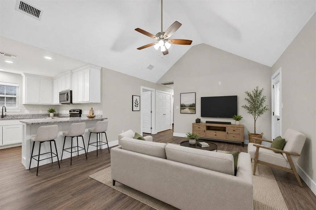 1032 Ray Drive, Denison, TX 75020 1032 Ray Drive, Denison, TX 75020