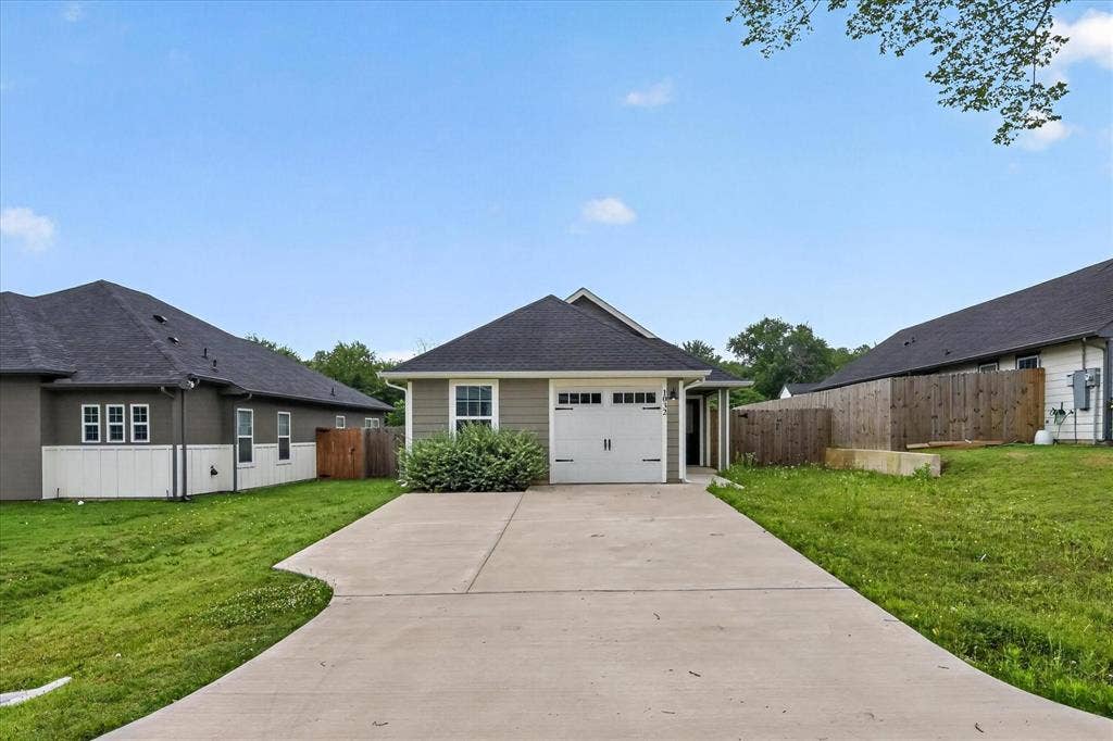 1032 Ray Drive, Denison, TX 75020 1032 Ray Drive, Denison, TX 75020