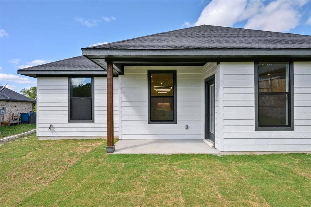 2625 White Rock Drive, Granbury, TX 76048