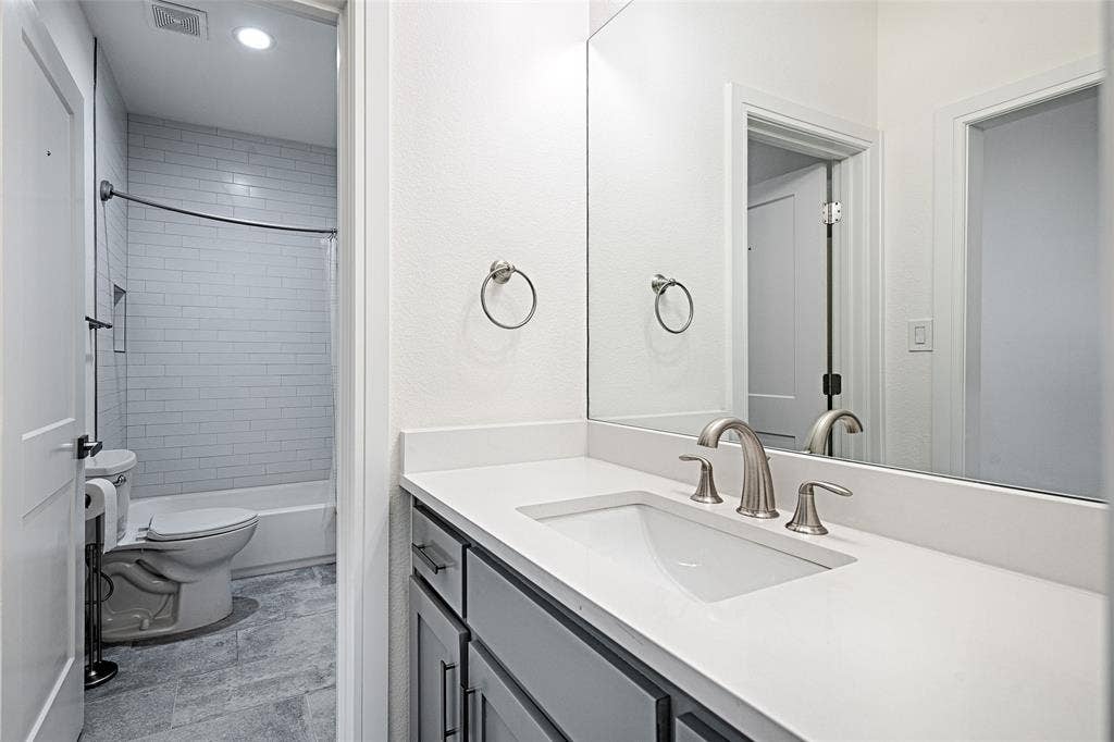 5067 Gaston Avenue, Dallas, TX 75214