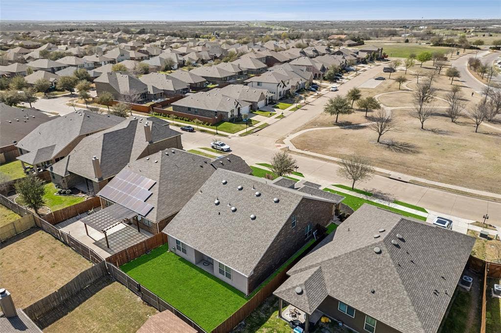 2030 Abbey Road, Heartland, TX 75126