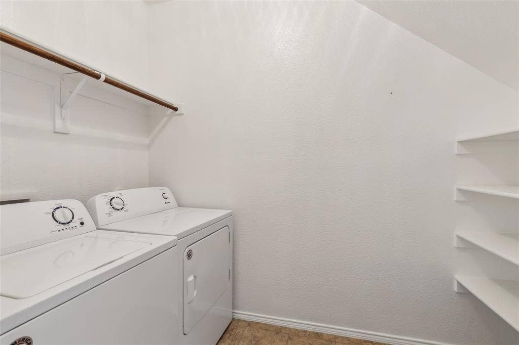 2030 Abbey Road, Heartland, TX 75126