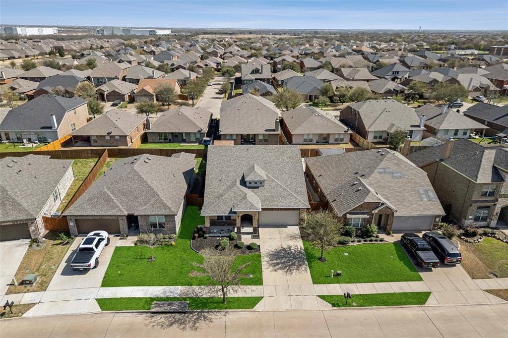 2030 Abbey Road, Heartland, TX 75126