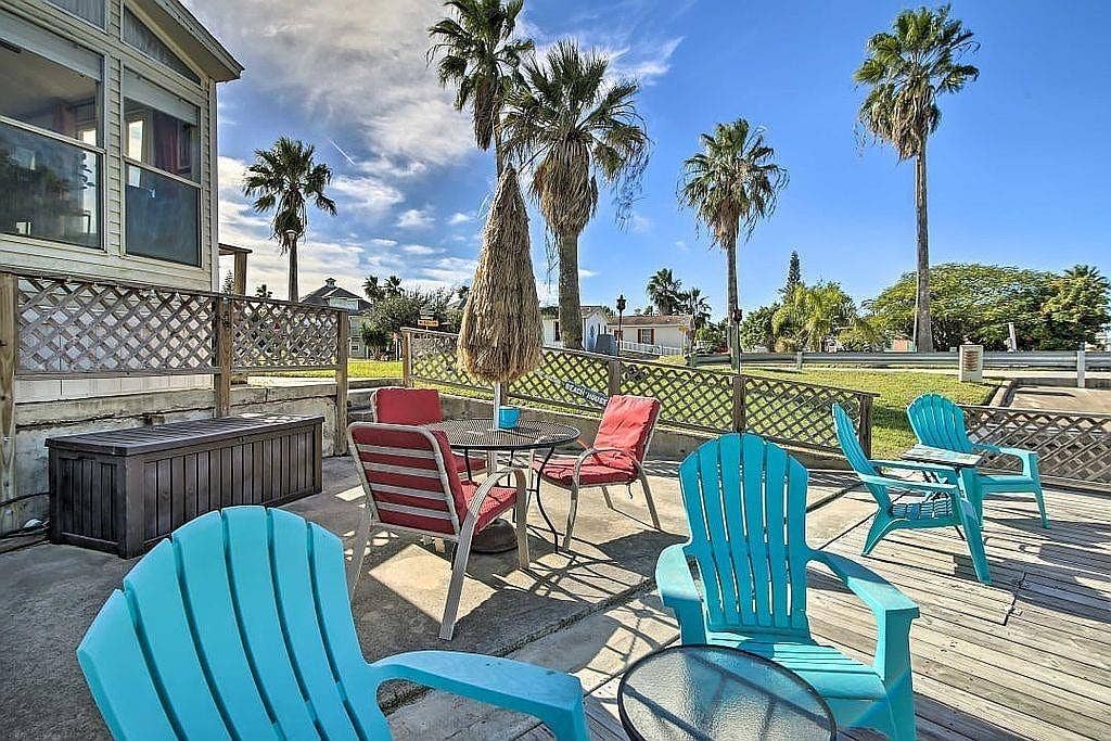 762 E Oyster Drive, Port Isabel, TX 78578