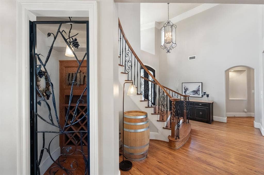 1016 Lighthouse Court, Grand Prairie, TX 75104 Wine cellar