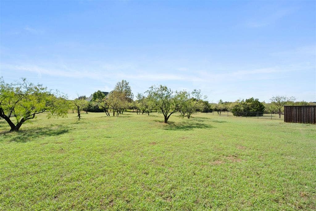 1016 Lighthouse Court, Grand Prairie, TX 75104 So much space - cross fenced