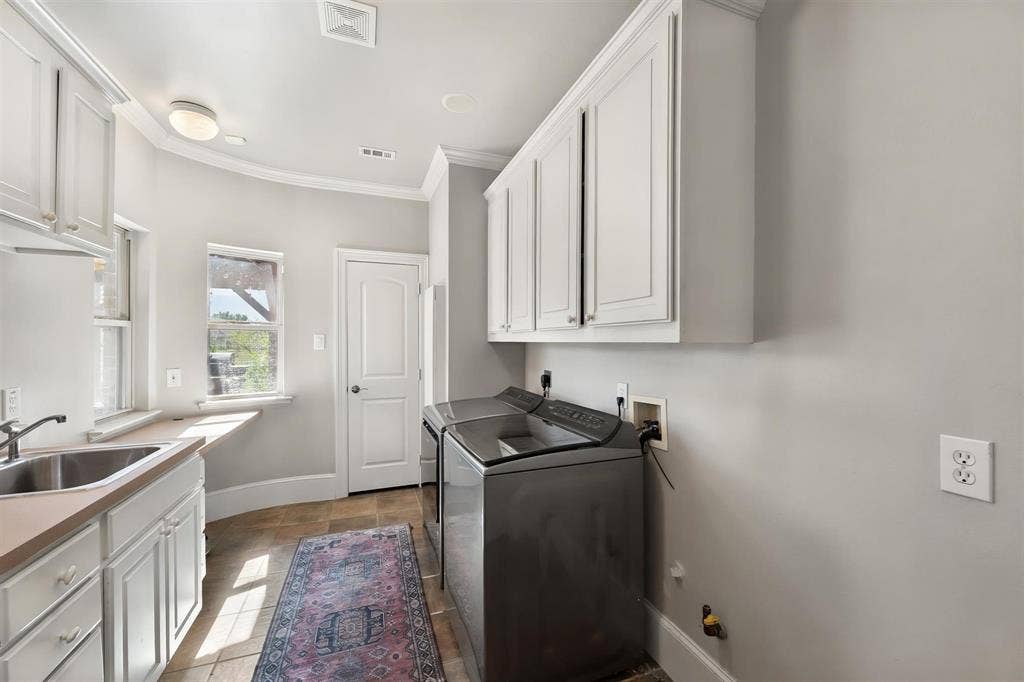 1016 Lighthouse Court, Grand Prairie, TX 75104 Laundry Room