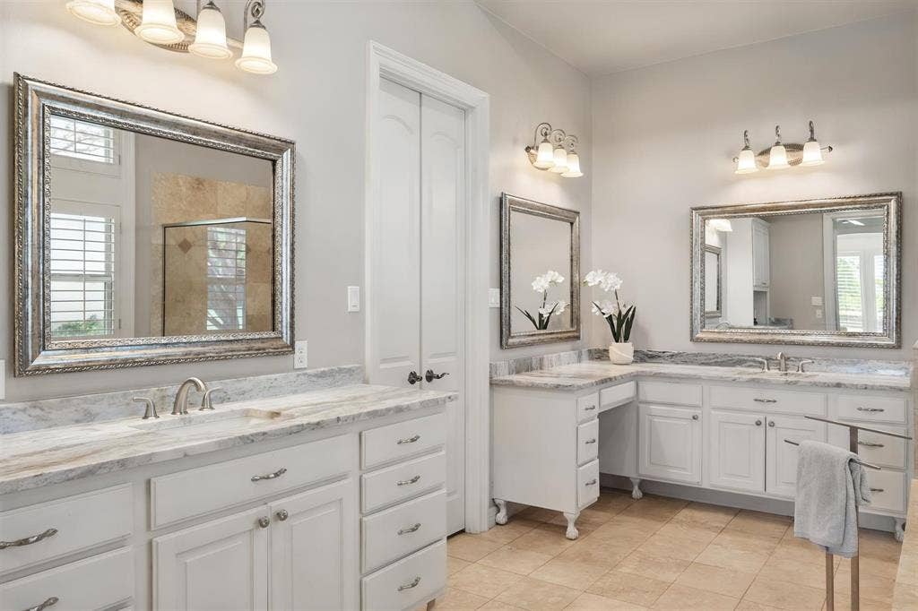 1016 Lighthouse Court, Grand Prairie, TX 75104 Primary Bathroom