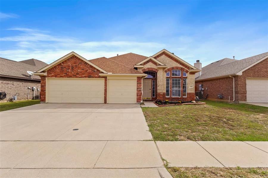 Property photo for 7428 Gairlock Drive, Fort Worth, TX