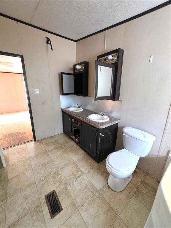 982 Lcr 131, Mount Calm, TX 76673