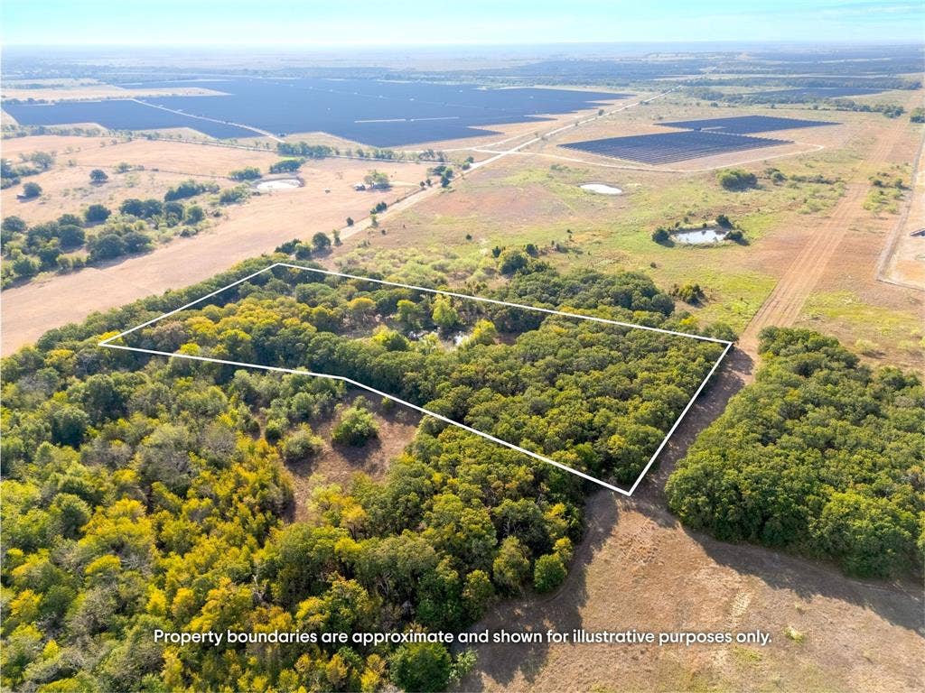 982 Lcr 131, Mount Calm, TX 76673