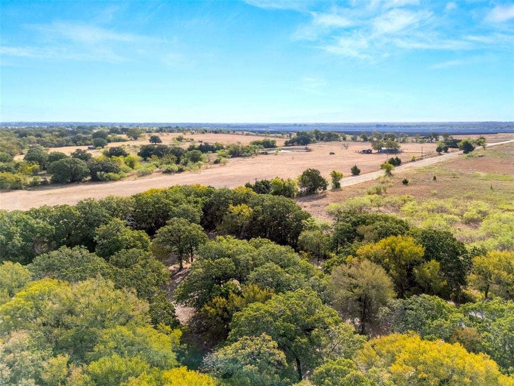 982 Lcr 131, Mount Calm, TX 76673