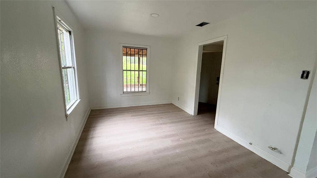 Additional view of dining room