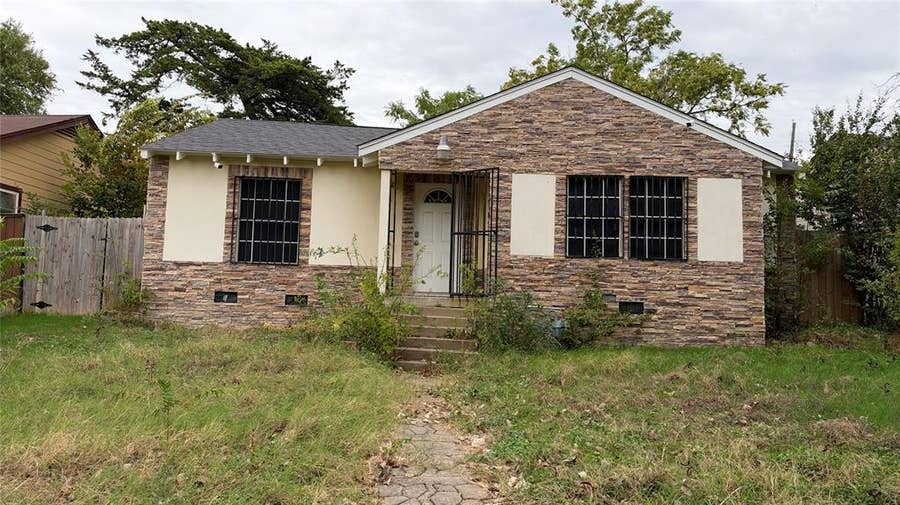 Property photo for 1434 Carson Street, Dallas, TX