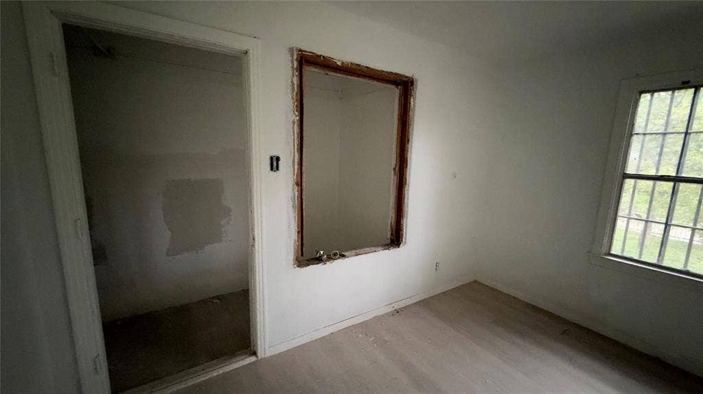 Open space in 1st bedroom