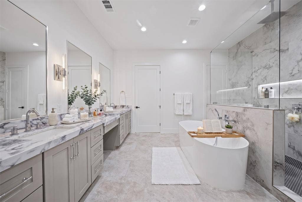 244 Martin Drive, Granbury, TX 76049