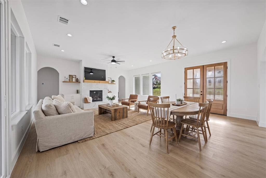 244 Martin Drive, Granbury, TX 76049