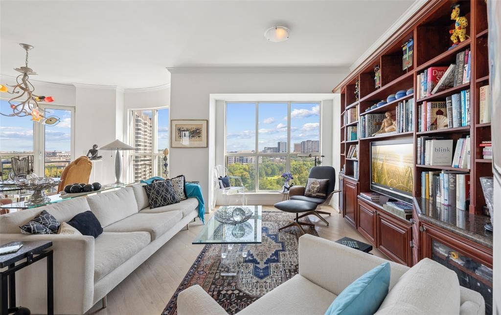 3401 Lee Parkway, #1007, Dallas, TX 75219
