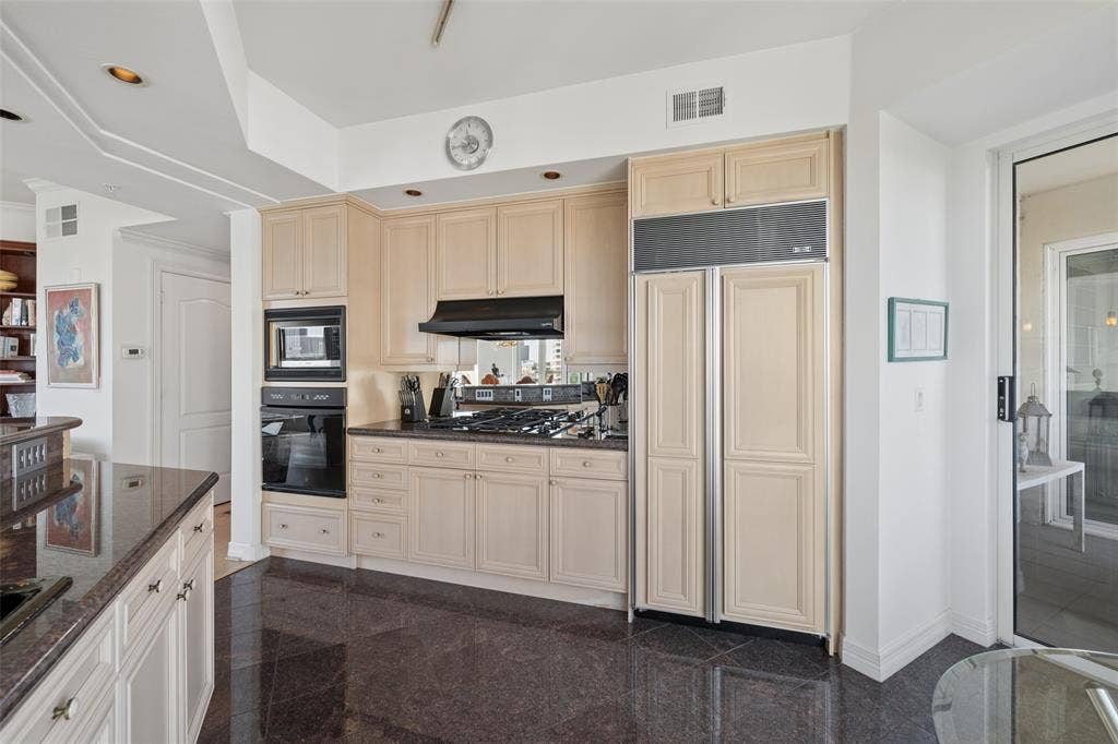 3401 Lee Parkway, #1007, Dallas, TX 75219