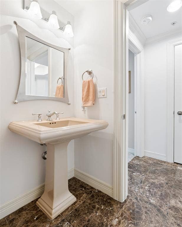 3401 Lee Parkway, #1007, Dallas, TX 75219