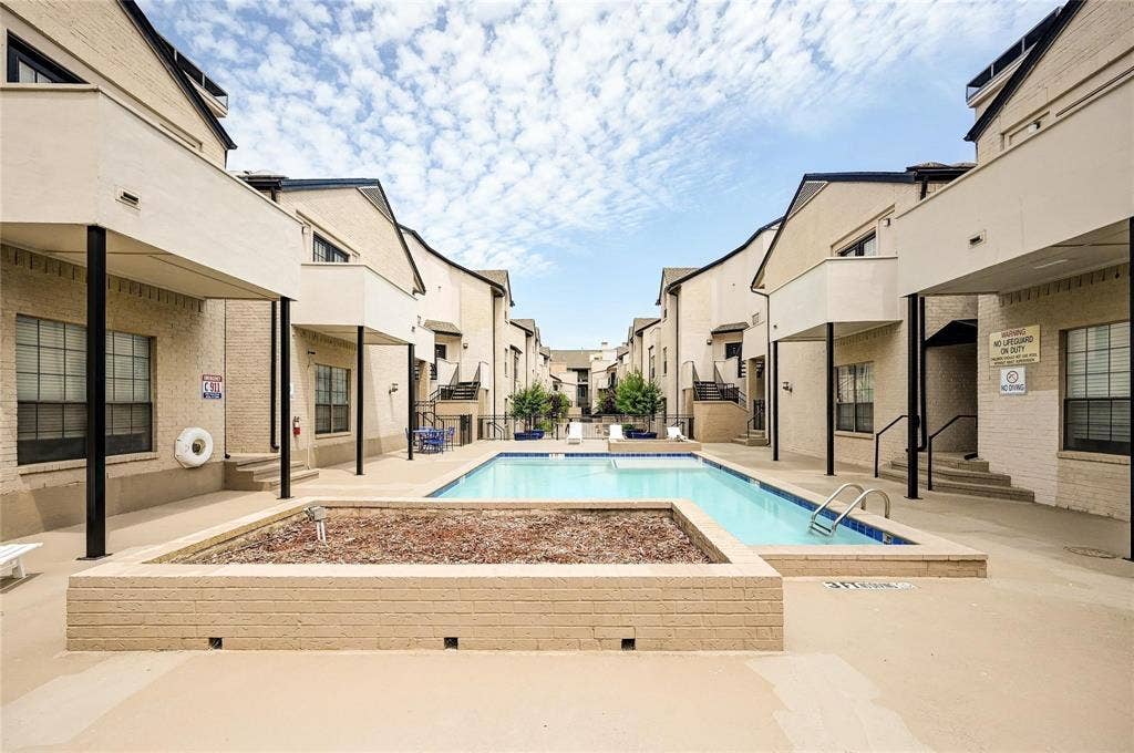 Nicely maintained amenities.