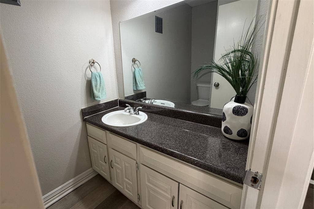 Downstairs Half-Bath