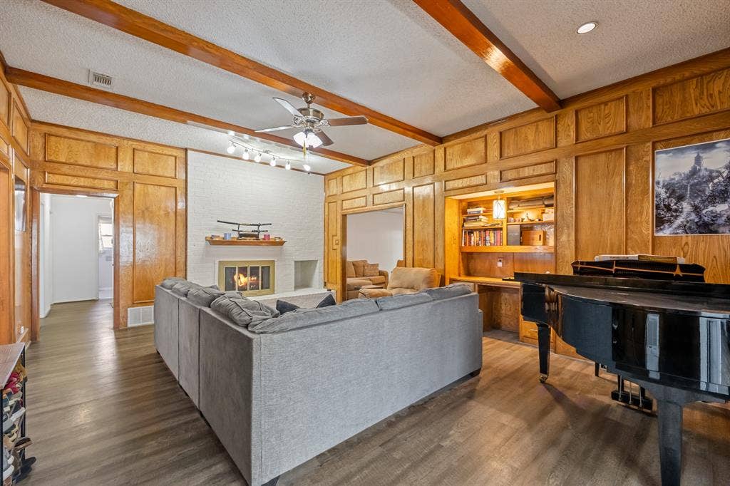 310 Doral Place, Garland, TX 75043