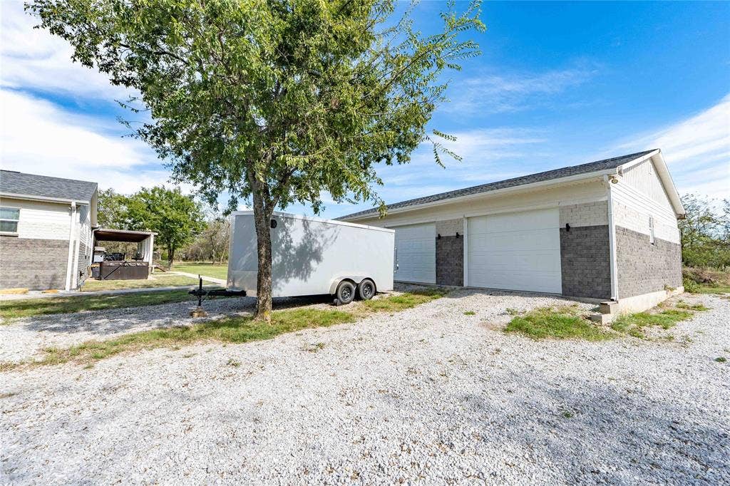 211 E Bay Drive, Bridgeport, TX 76426