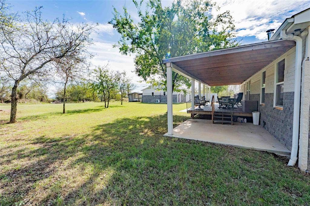 211 E Bay Drive, Bridgeport, TX 76426