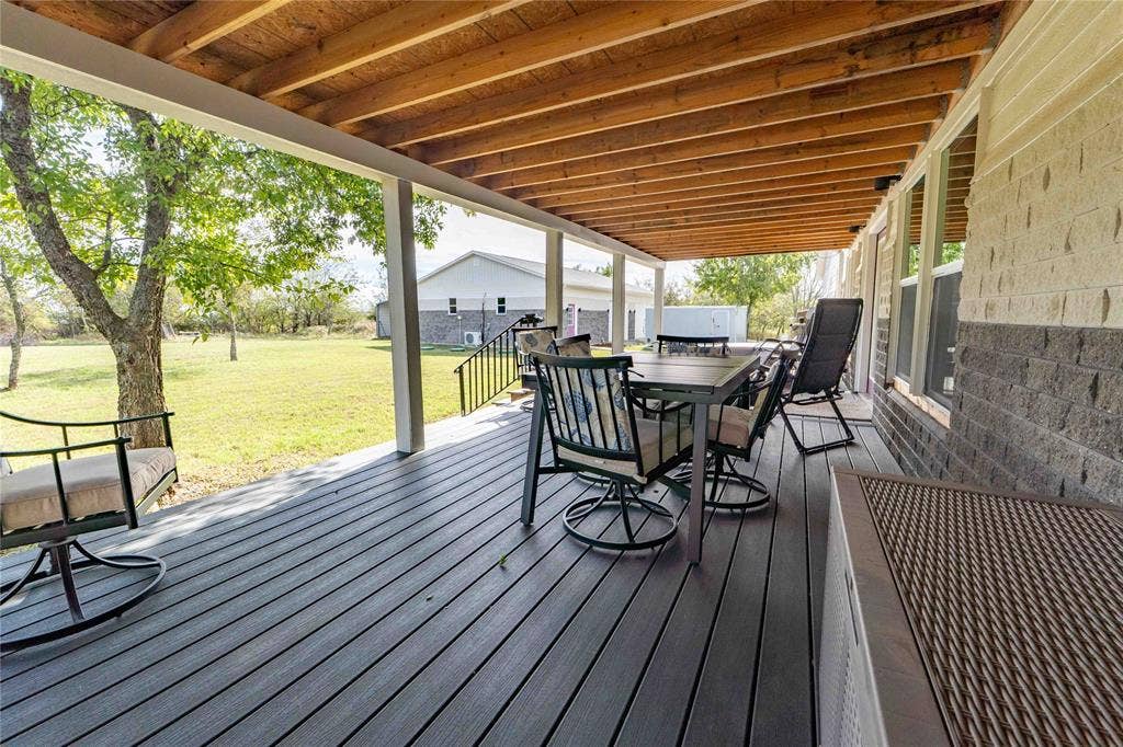 211 E Bay Drive, Bridgeport, TX 76426