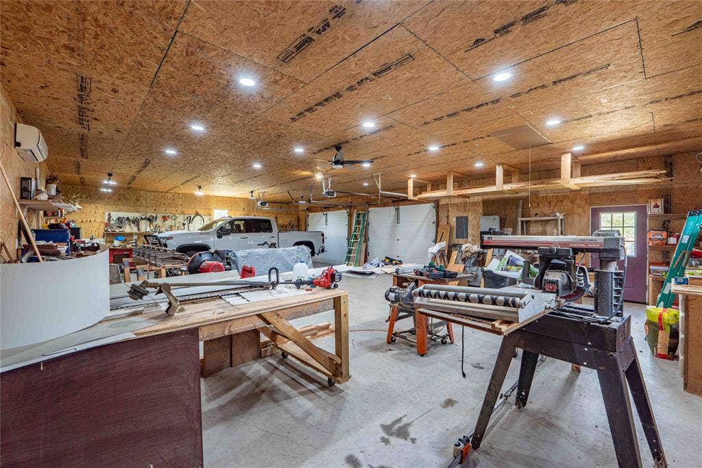 211 E Bay Drive, Bridgeport, TX 76426